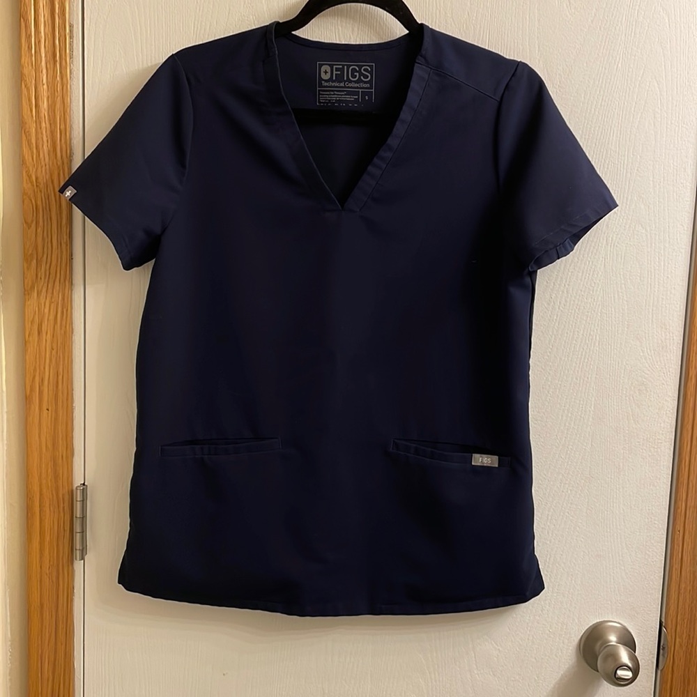 Figs scrubs in Navy